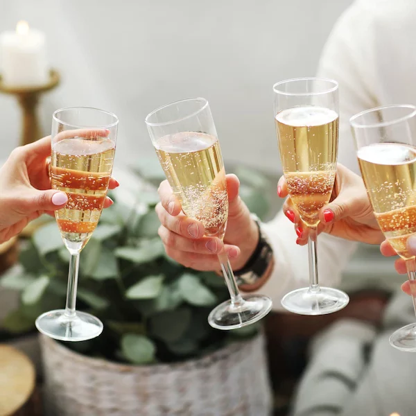cropped-toast-au-champagne_144627-16825.webp